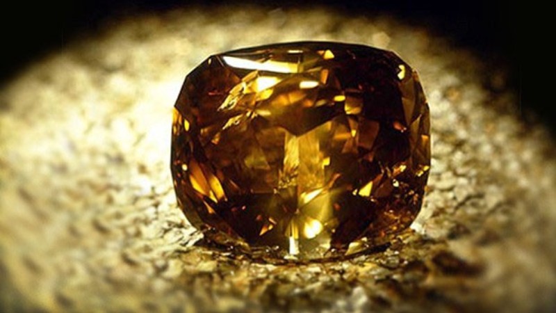 Golden Jubilee là viên kim cương thuộc bộ trang sức hoàng gia