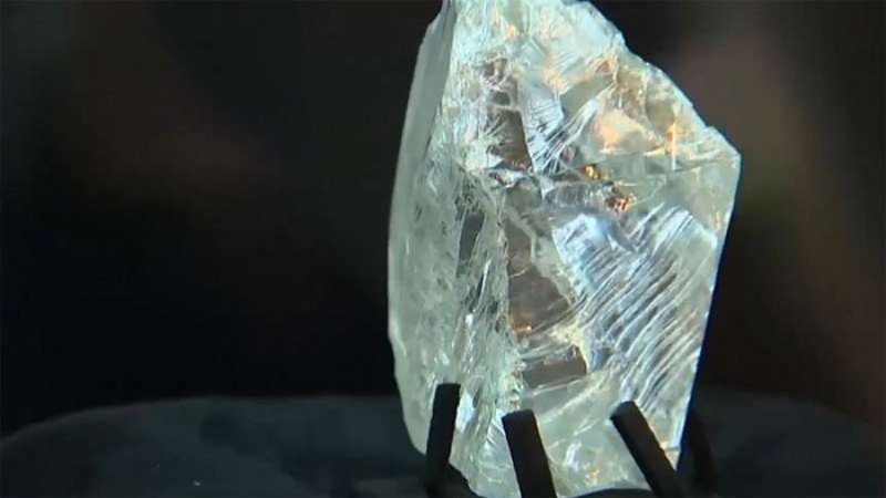 Excelsior được phát hiện năm 1893 tại Nam Phi nặng 995,2 carat
