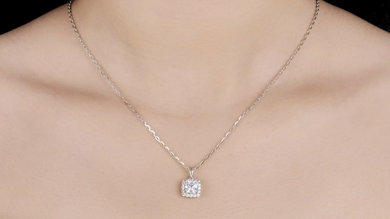 Mặt dây chuyền kim cương Lucky Star sang trọng và lấp lánh