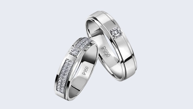 Nhẫn cưới bạch kim thường được khắc ký hiệu Pt950