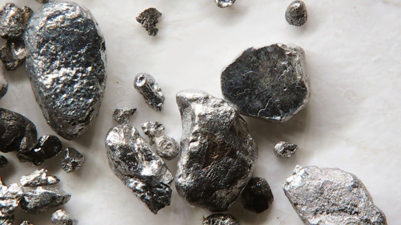 Iridium có độ hiếm cao và trữ lượng trong vỏ Trái Đất rất thấp