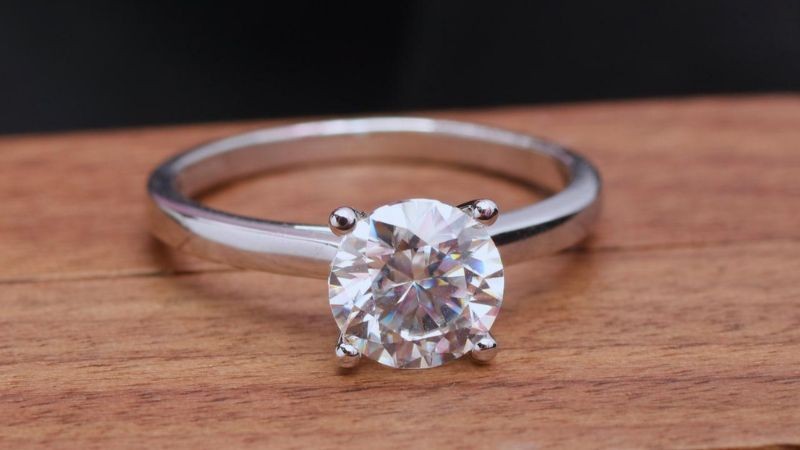 Nhẫn cầu hôn kim cương giác cắt Excellent với vỏ nhẫn vàng trắng