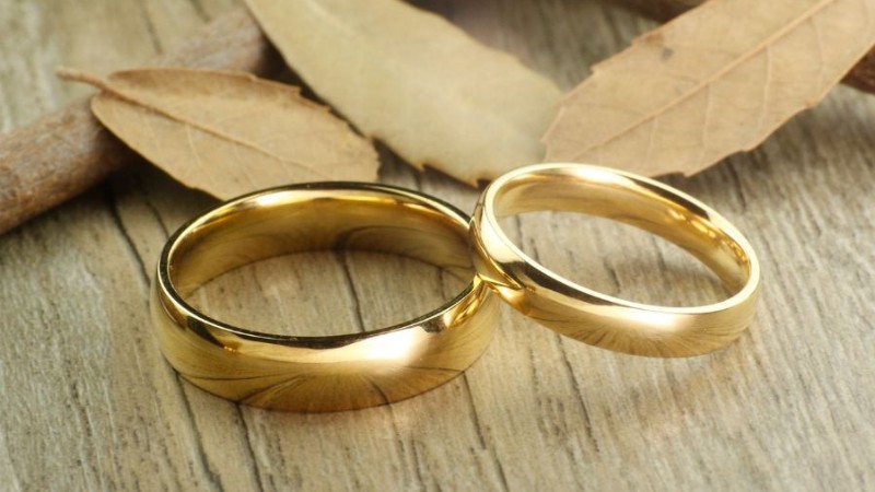 Nhẫn cưới trơn thiết kế tối giản cho cặp đôi