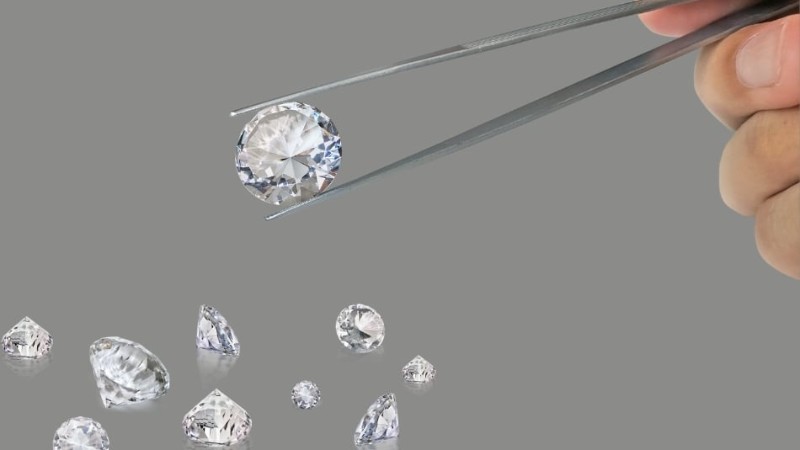 Kim cương rời là viên kim cương thiên nhiên ở trạng thái độc lập, chưa gắn vào bất kỳ mẫu trang sức nào