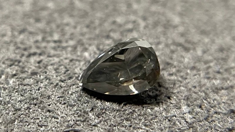 Kim cương xám là dòng kim cương màu tự nhiên thuộc nhóm Fancy Color Diamonds