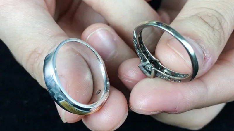 Vàng 600 dễ bị xỉn màu và giảm độ bóng theo thời gian