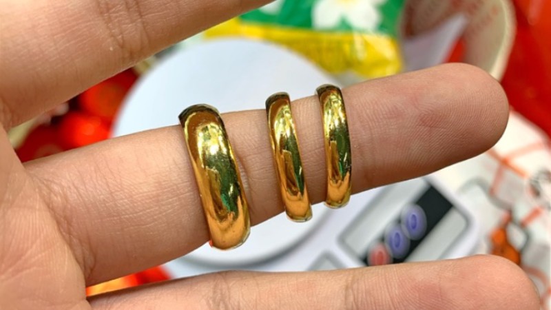 Vàng 24K có độ dẻo và mềm nên thường được sử dụng làm nhẫn trơn